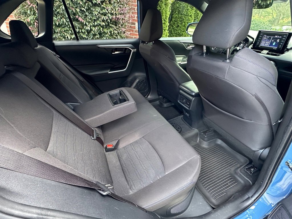 Used 2022 Toyota RAV4 SE image 22