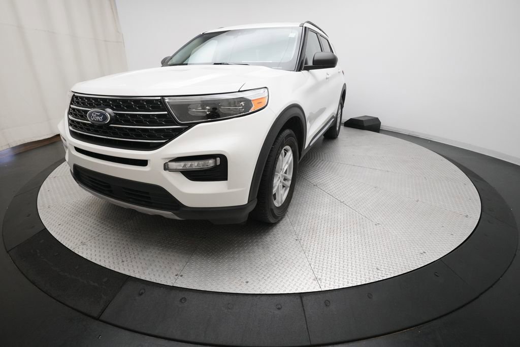 Used 2023 Ford Explorer XLT w/ Equipment Group 202A AWD/4WD image 12