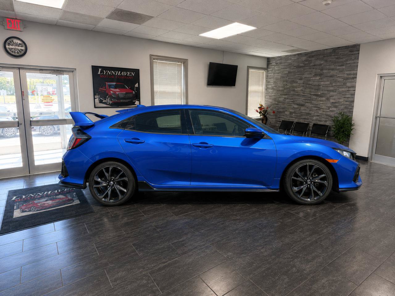Used 2017 Honda Civic Sport image 5