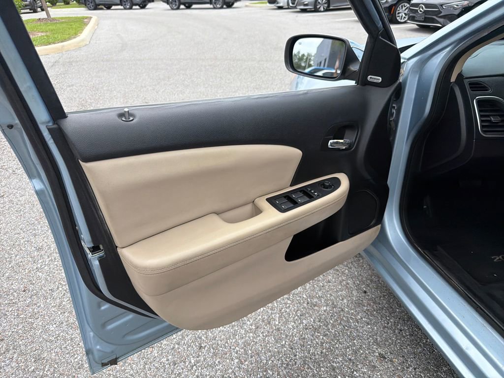 Used 2013 Chrysler 200 Limited FWD image 16
