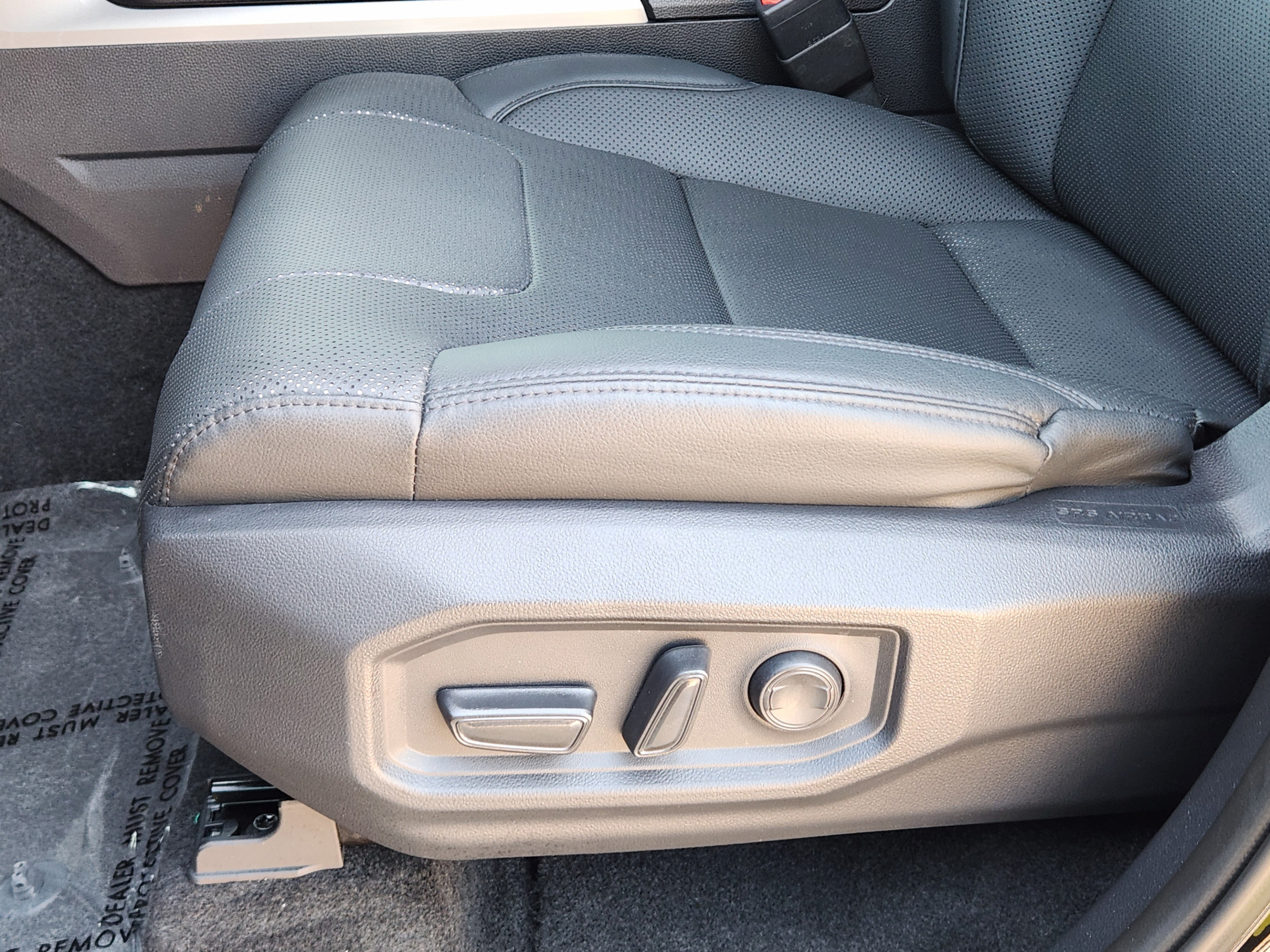 Used 2024 Toyota Sequoia SR5 w/ SR5 Premium Package AWD/4WD image 17