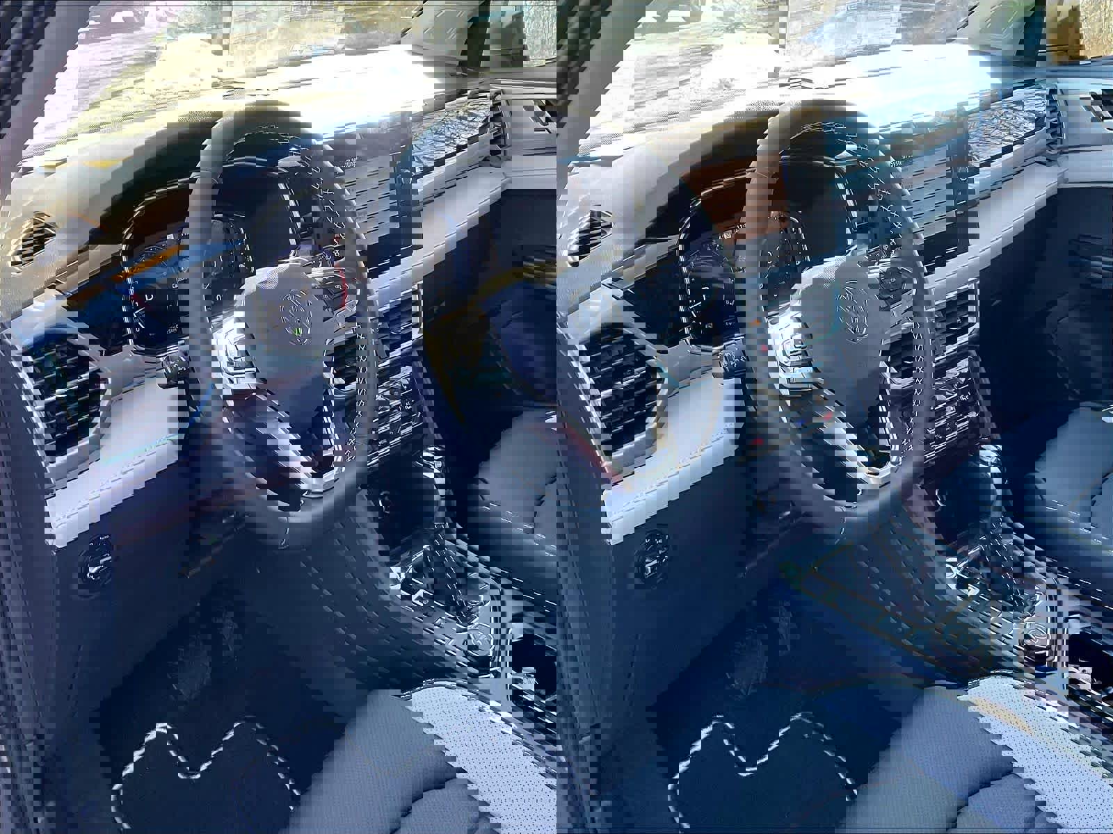 New 2026 Volkswagen Taos SEL image 9