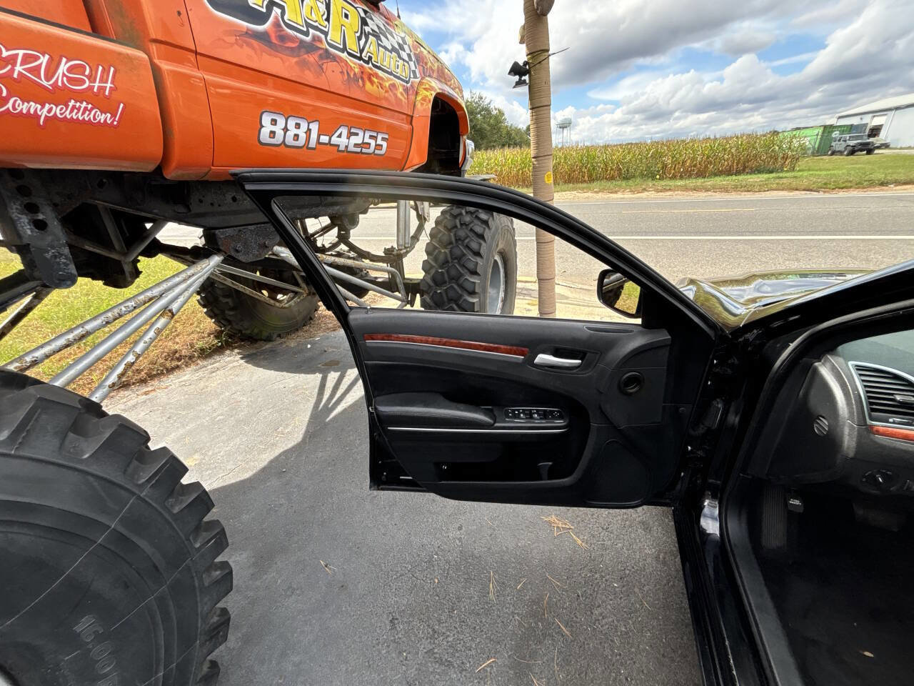 Used 2013 Chrysler 300 image 26