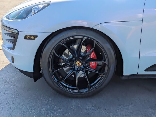 Used 2018 Porsche Macan AWD/4WD image 24