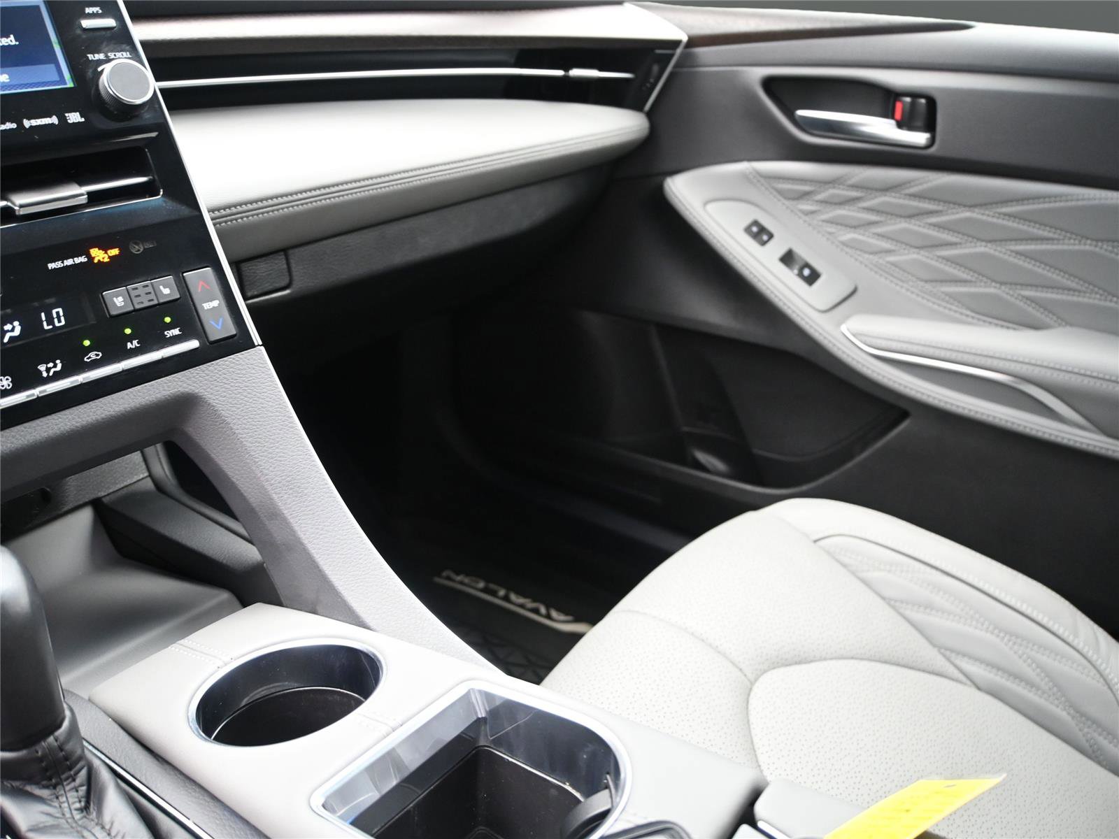 Used 2021 Toyota Avalon Limited w/ Advanced Safety Package image 6