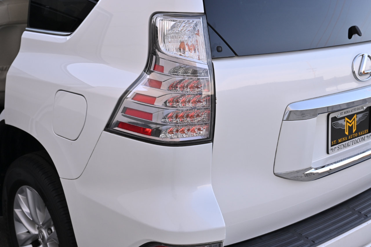 Used 2015 Lexus GX 460 w/ Premium Package AWD/4WD image 33