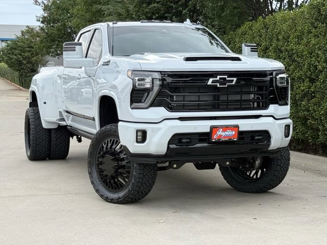 New 2026 Chevrolet Silverado 3500 High Country w/ High Country Premium Package AWD/4WD image 2