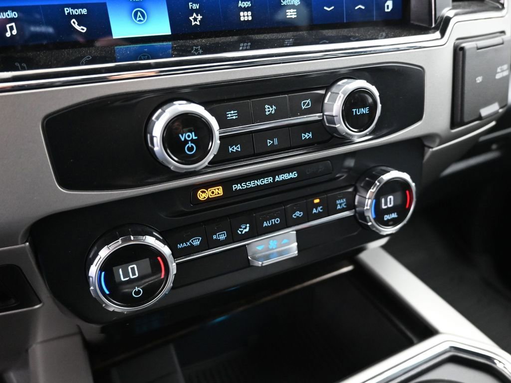 Used 2022 Ford F250 Lariat image 16