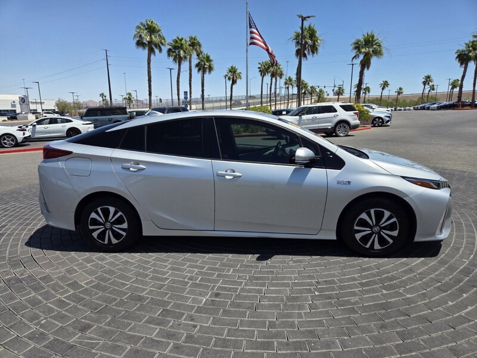 Used 2017 Toyota Prius Prime Premium FWD image 6