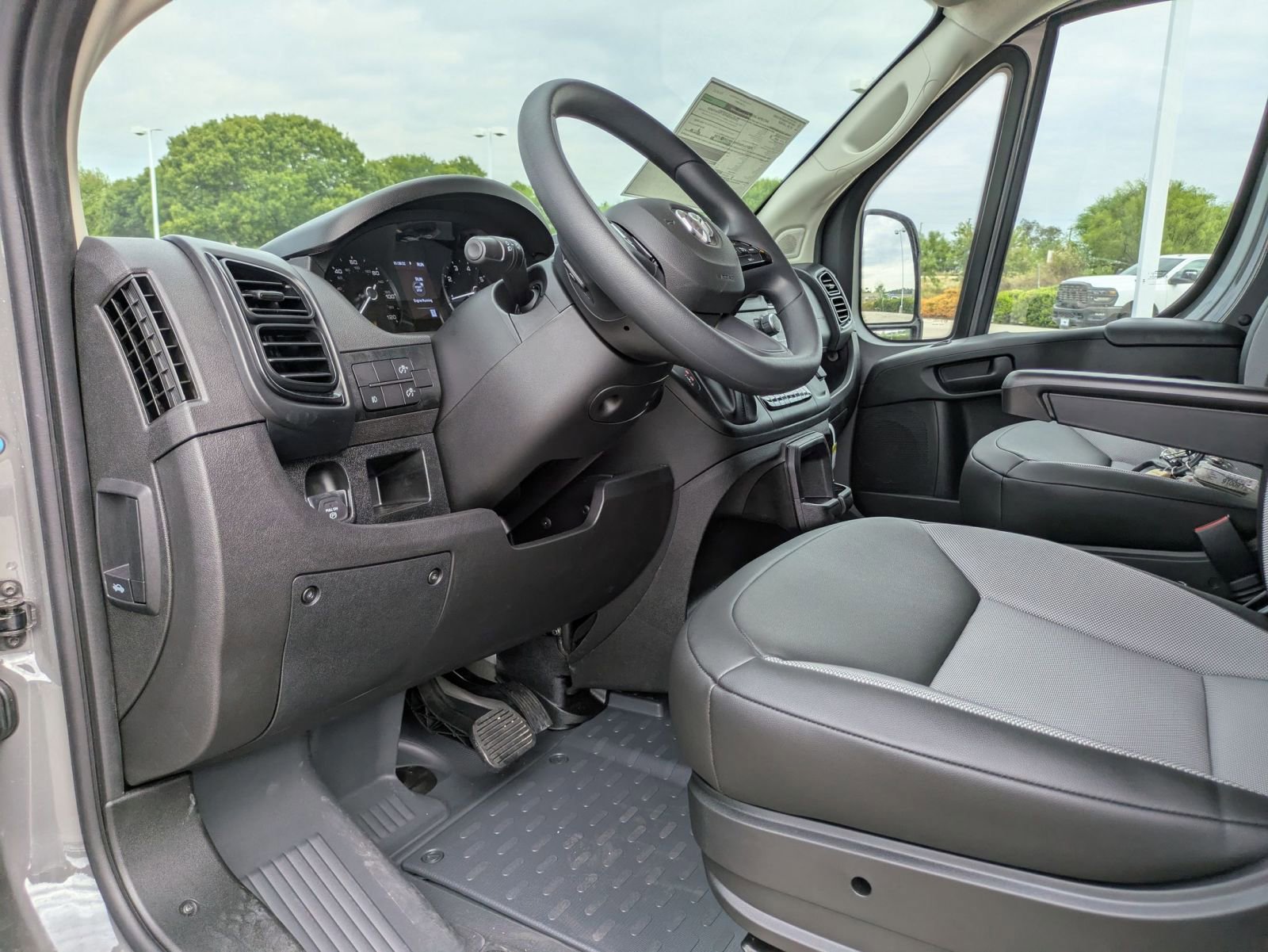 New 2026 RAM ProMaster 1500 w/ Convenience Group FWD image 9