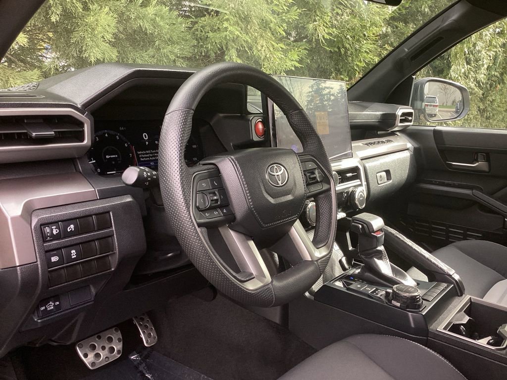 Used 2024 Toyota Tacoma TRD Sport AWD/4WD image 9