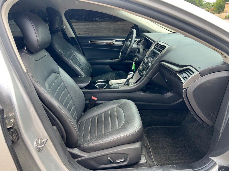 Used 2013 Ford Fusion SE FWD image 10