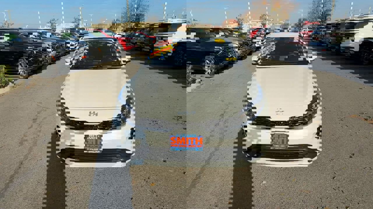 Used 2024 Kia Forte LXS image 2