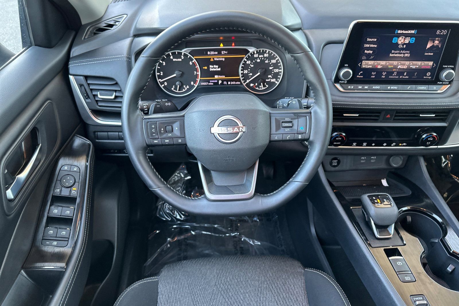 Used 2025 Nissan Rogue SV image 15