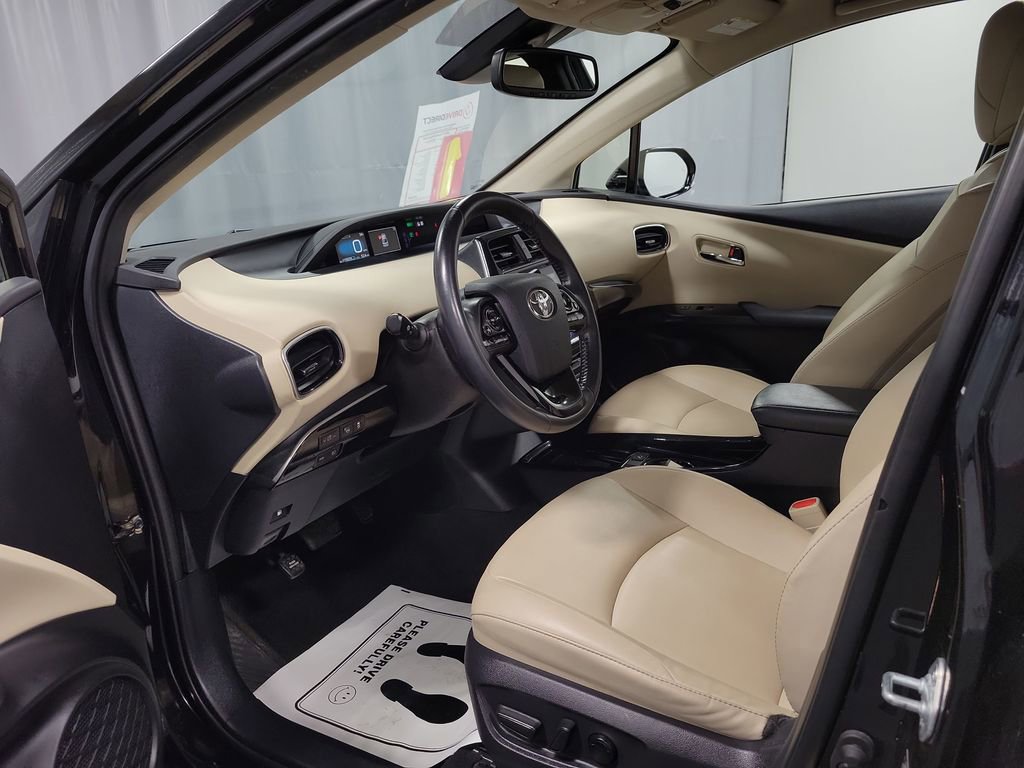 Used 2019 Toyota Prius XLE image 12