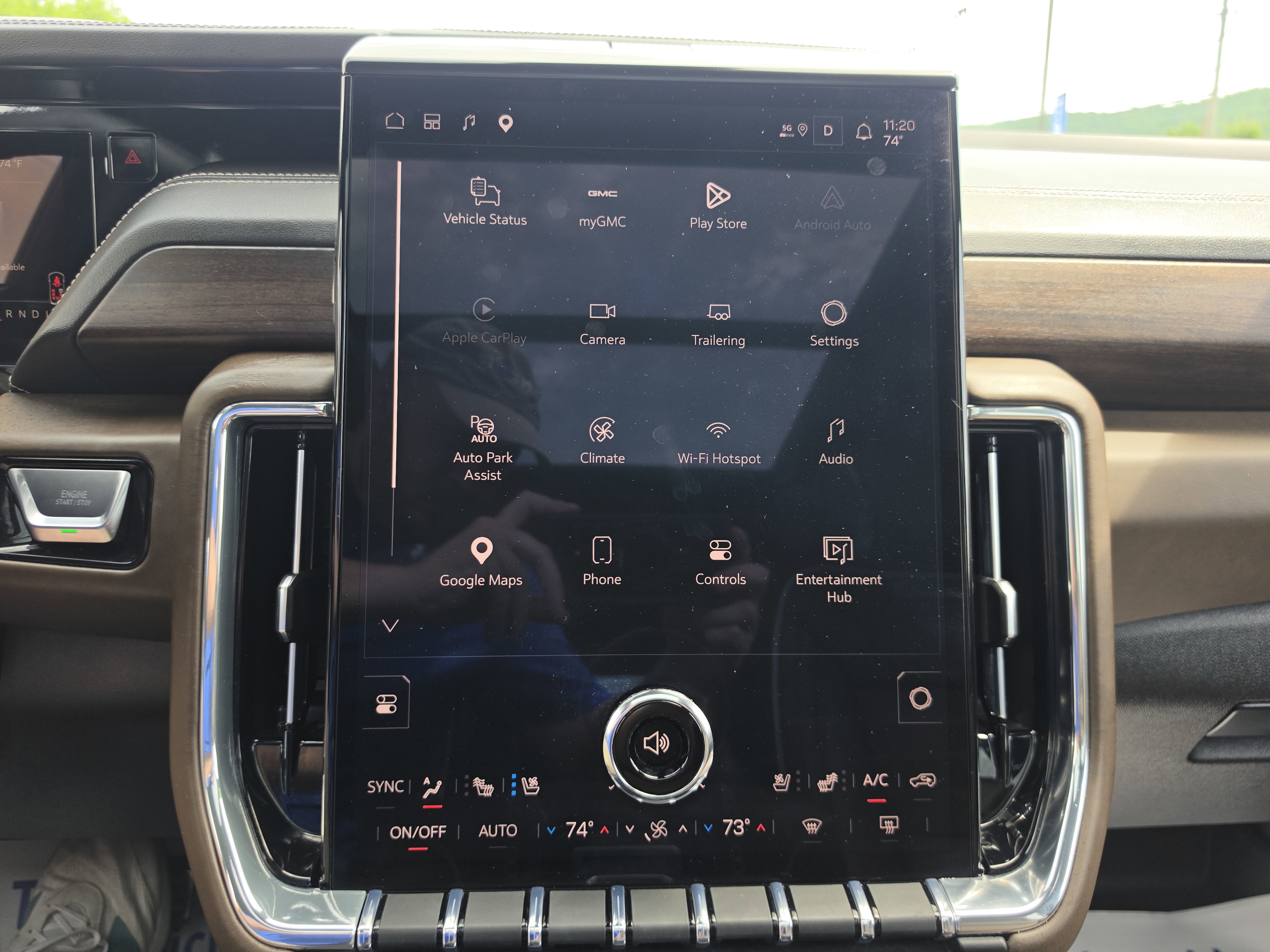 Used 2025 GMC Yukon Denali Ultimate AWD/4WD image 33