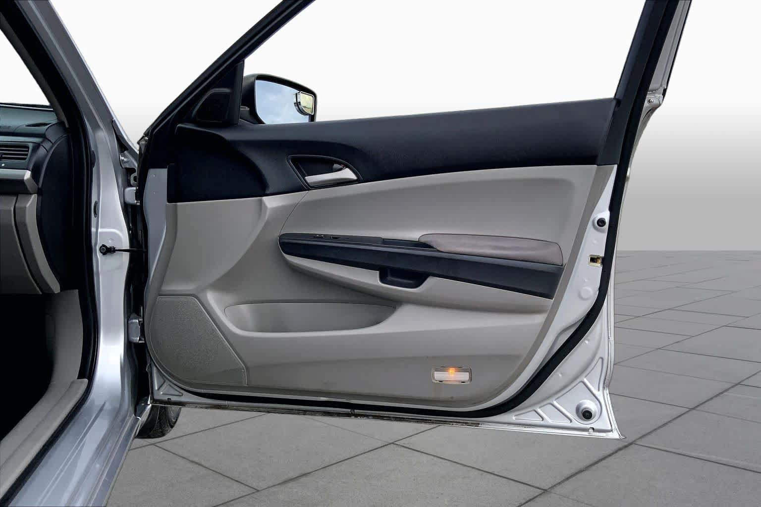Used 2011 Honda Accord LX image 21