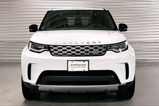 Certified 2025 Land Rover Discovery S image 2