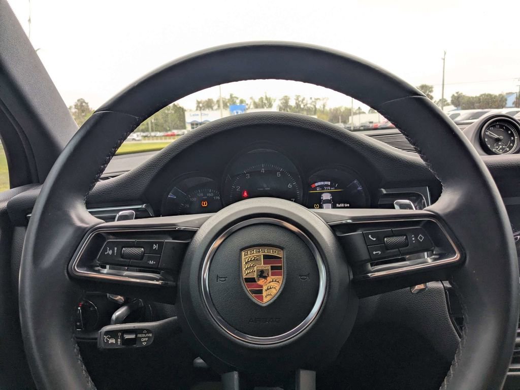 Used 2023 Porsche Macan AWD/4WD image 23