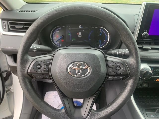 Used 2025 Toyota RAV4 XLE image 17