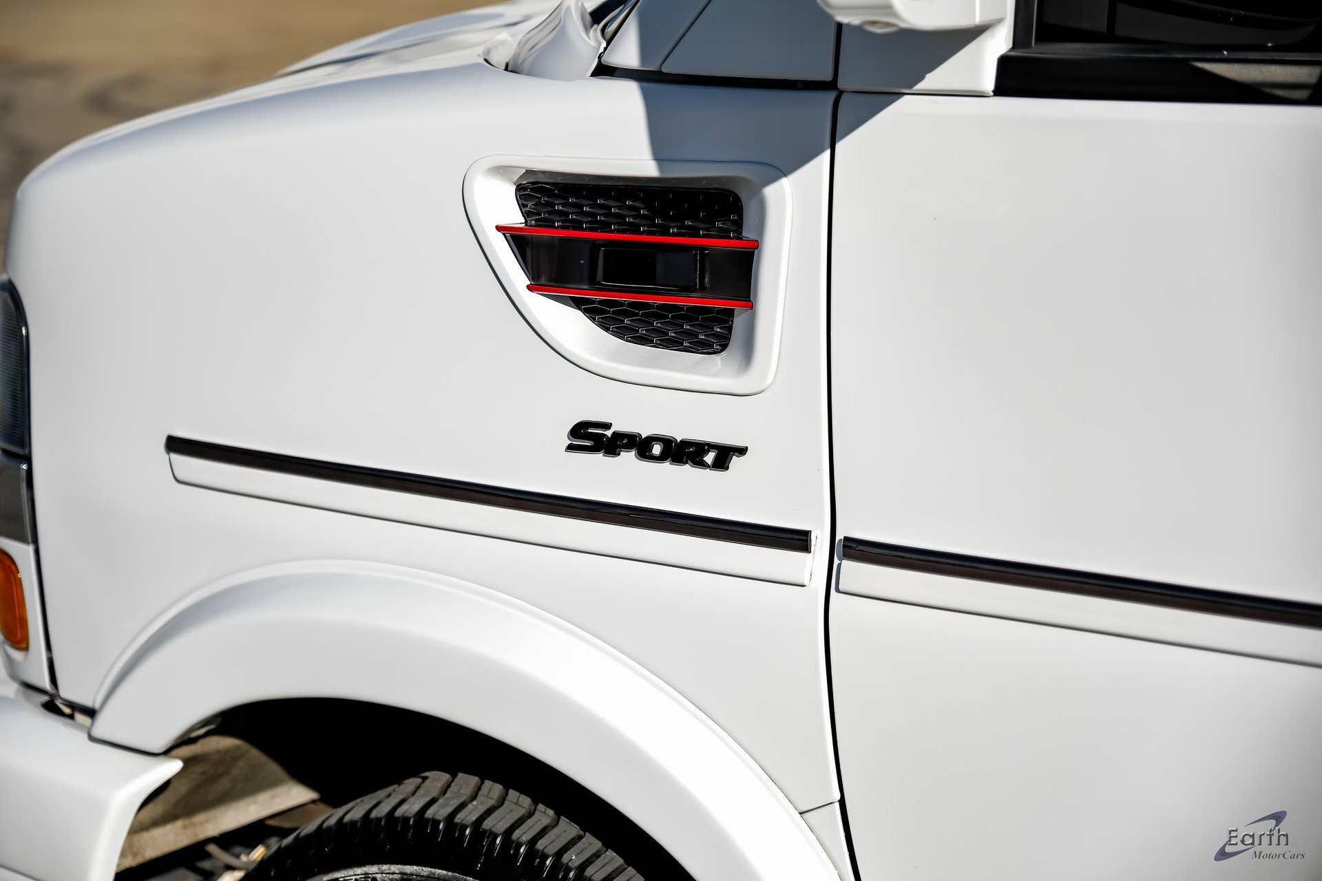 Used 2023 Chevrolet Express 2500 image 27