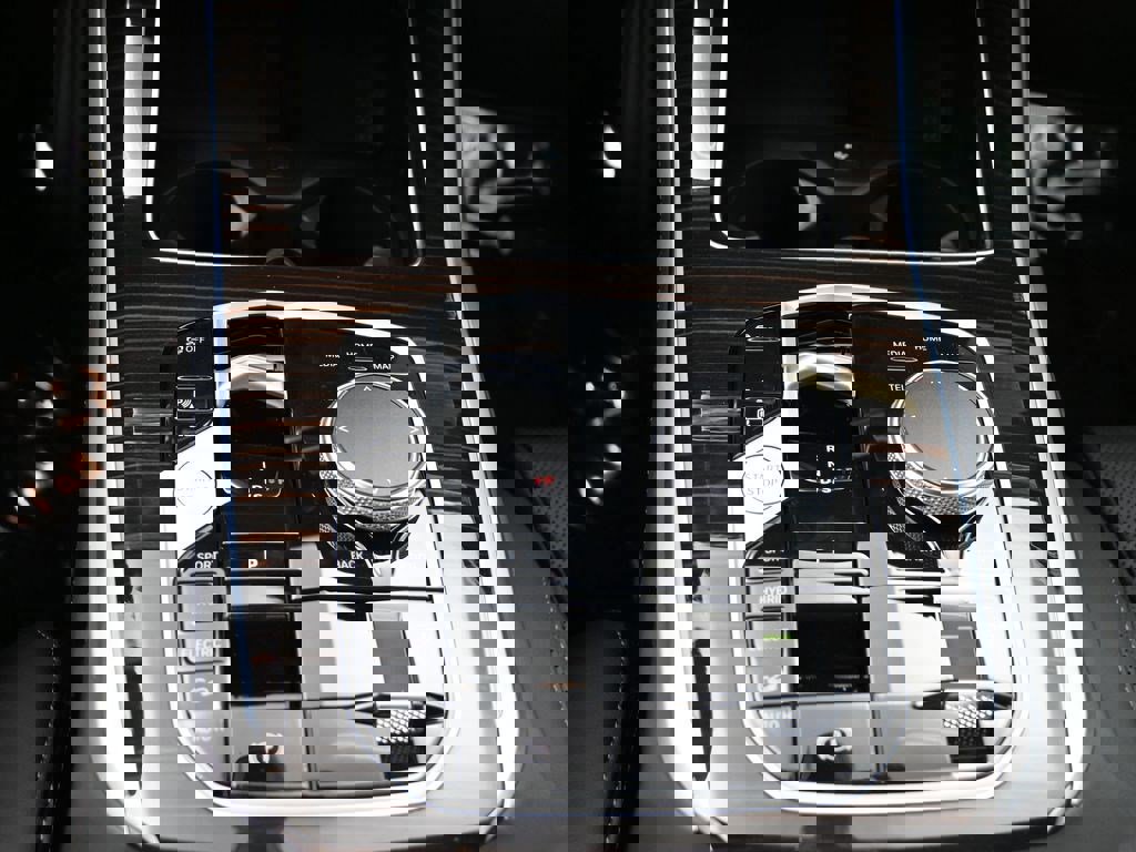 Used 2026 BMW X5 xDrive50e w/ Climate Comfort Package image 12