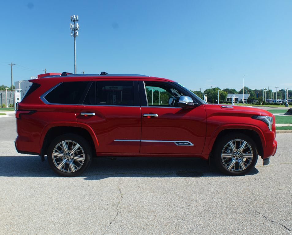 Used 2025 Toyota Sequoia Capstone AWD/4WD image 22
