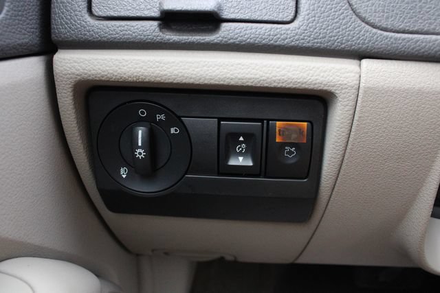Used 2010 Ford Fusion SE FWD image 9
