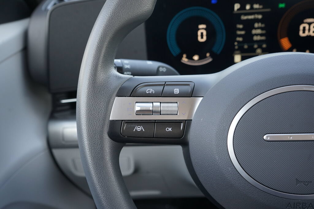 Certified 2025 Hyundai Kona SE FWD image 29