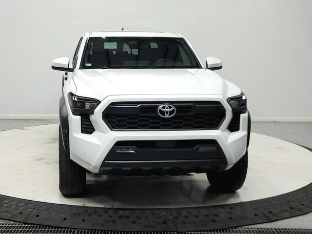 Used 2024 Toyota Tacoma TRD Off-Road w/ TRD Off Road Upgrade Package AWD/4WD image 3