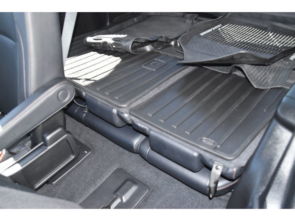 Used 2019 Toyota Highlander XLE AWD/4WD image 17
