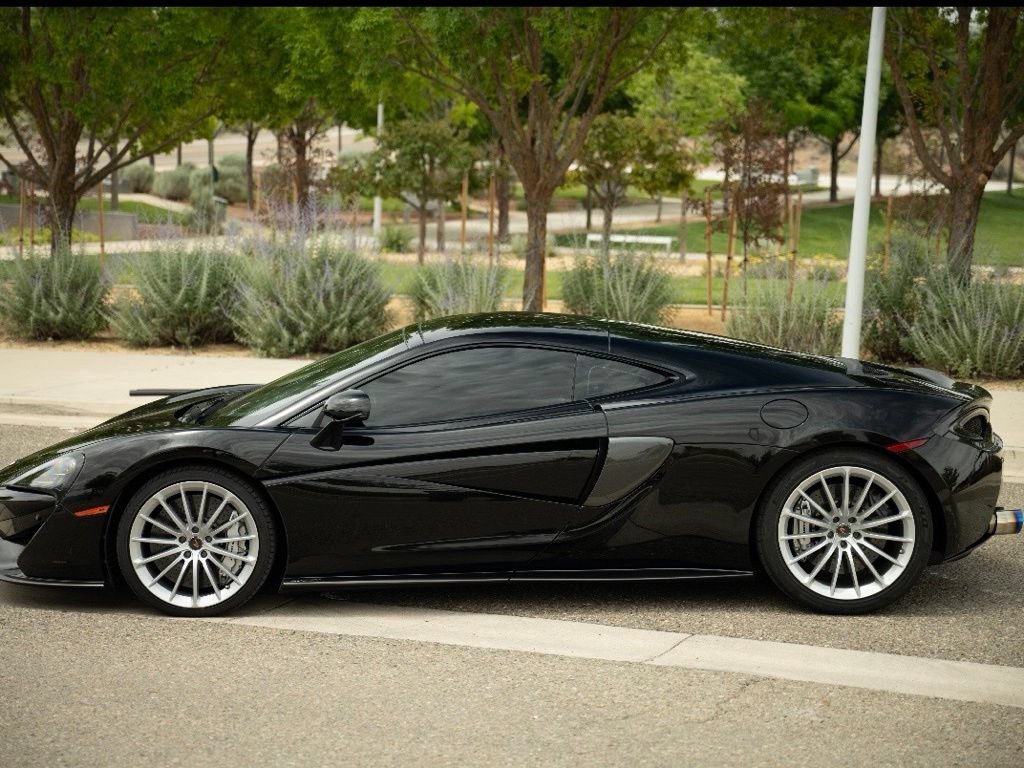Used 2017 McLaren 570S RWD image 3