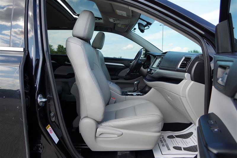 Used 2015 Toyota Highlander XLE FWD image 75