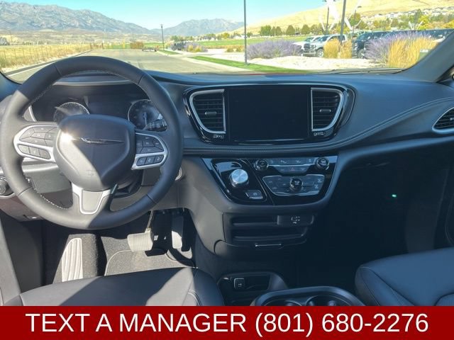 New 2026 Chrysler Pacifica Select FWD image 18