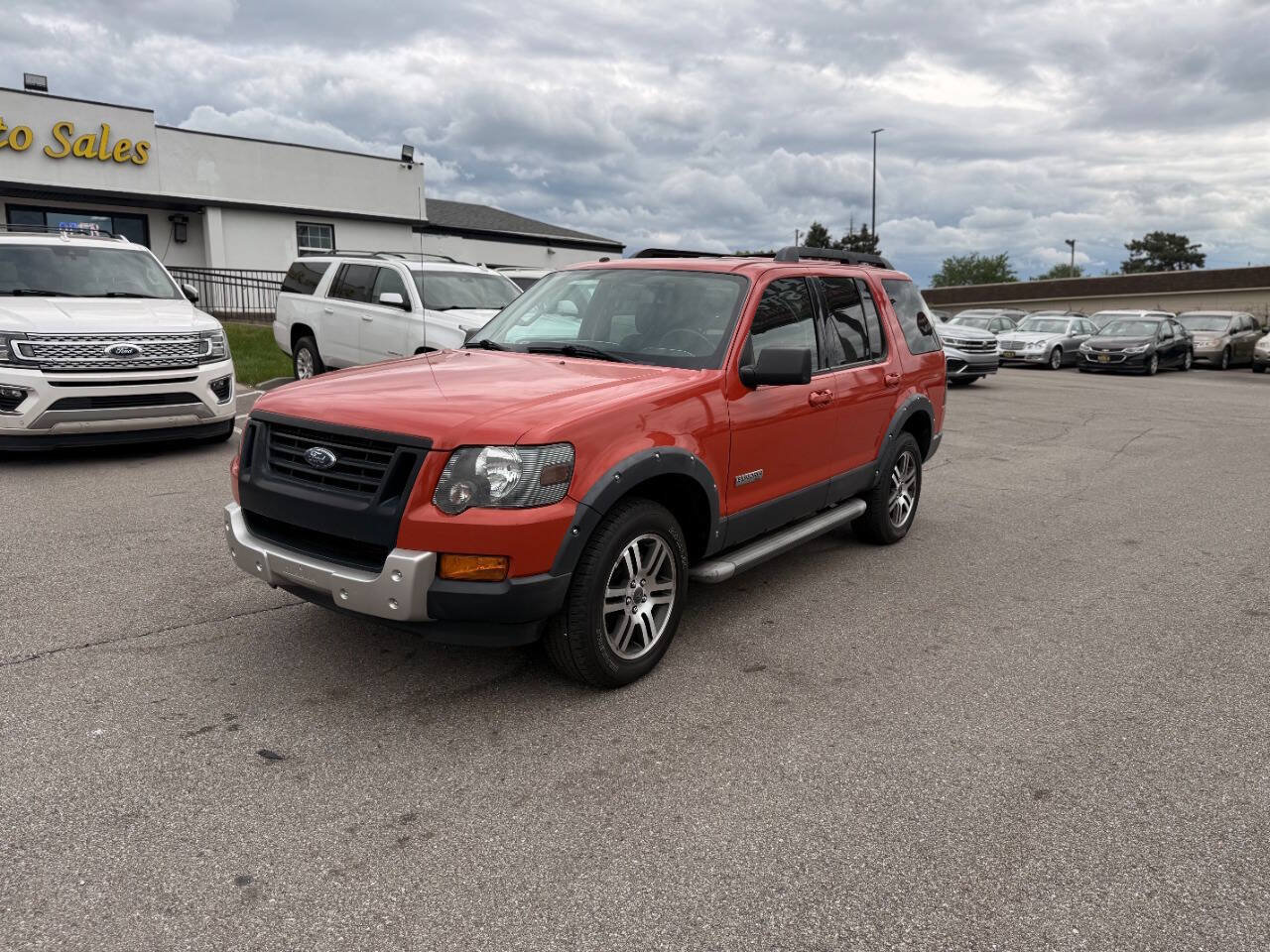 Used 2007 Ford Explorer XLT AWD/4WD image 2