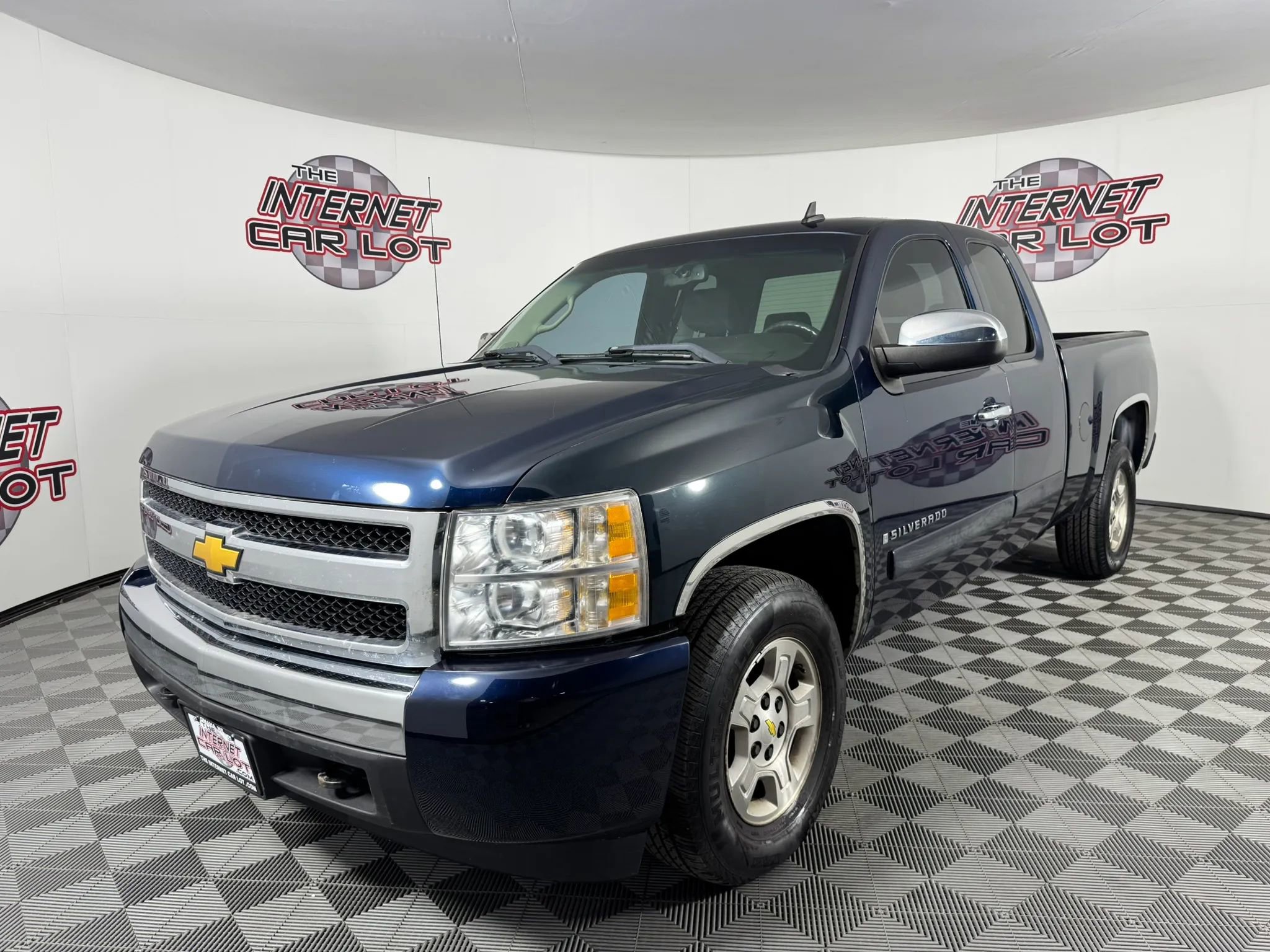 Used 2008 Chevrolet Silverado 1500 LT w/ Power Pack Plus AWD/4WD image 3