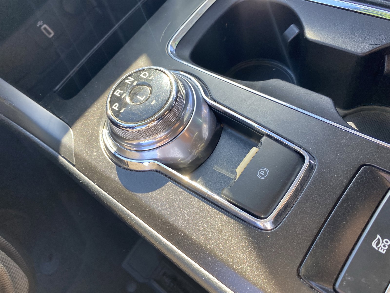 Used 2018 Ford Fusion Titanium image 15