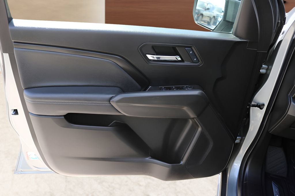 Used 2024 Chevrolet Colorado LT w/ LT Convenience Package II RWD image 12