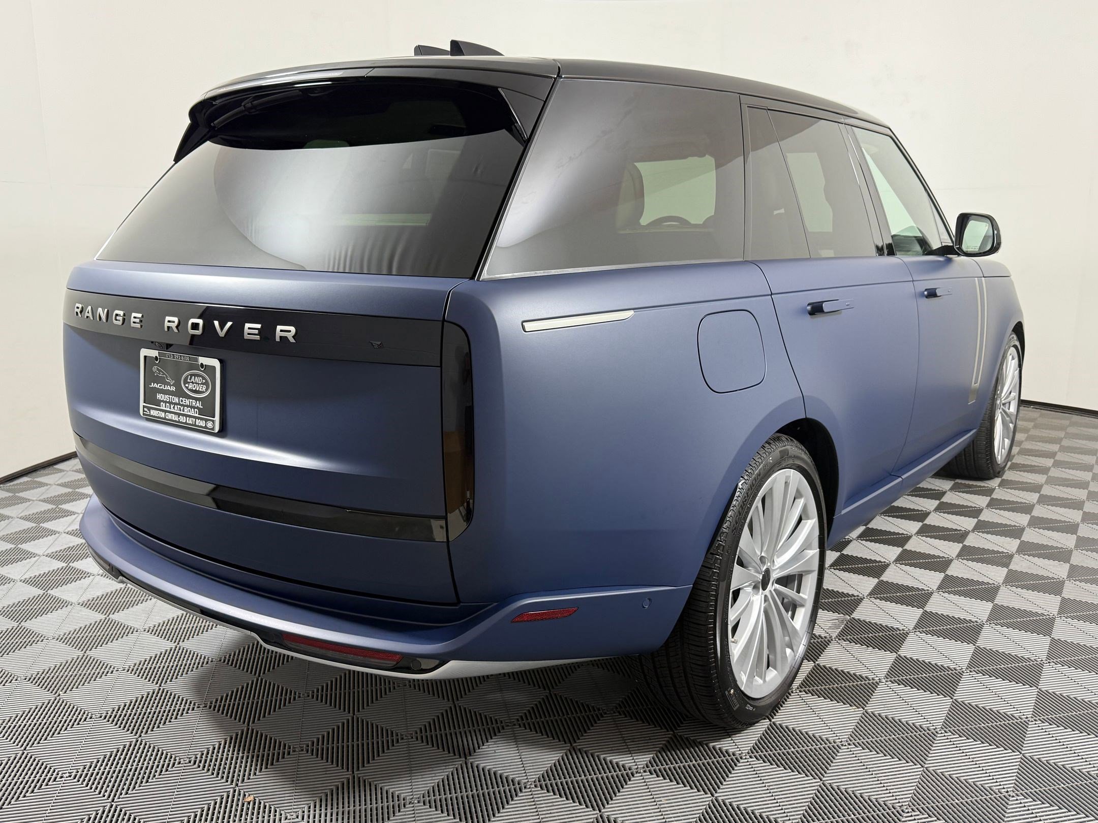 New 2026 Land Rover Range Rover SE AWD/4WD image 8