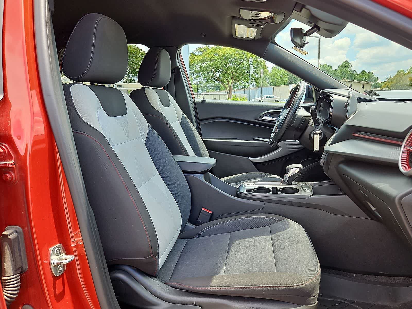 Used 2024 Chevrolet Trax RS w/ Driver Confidence Package FWD image 30