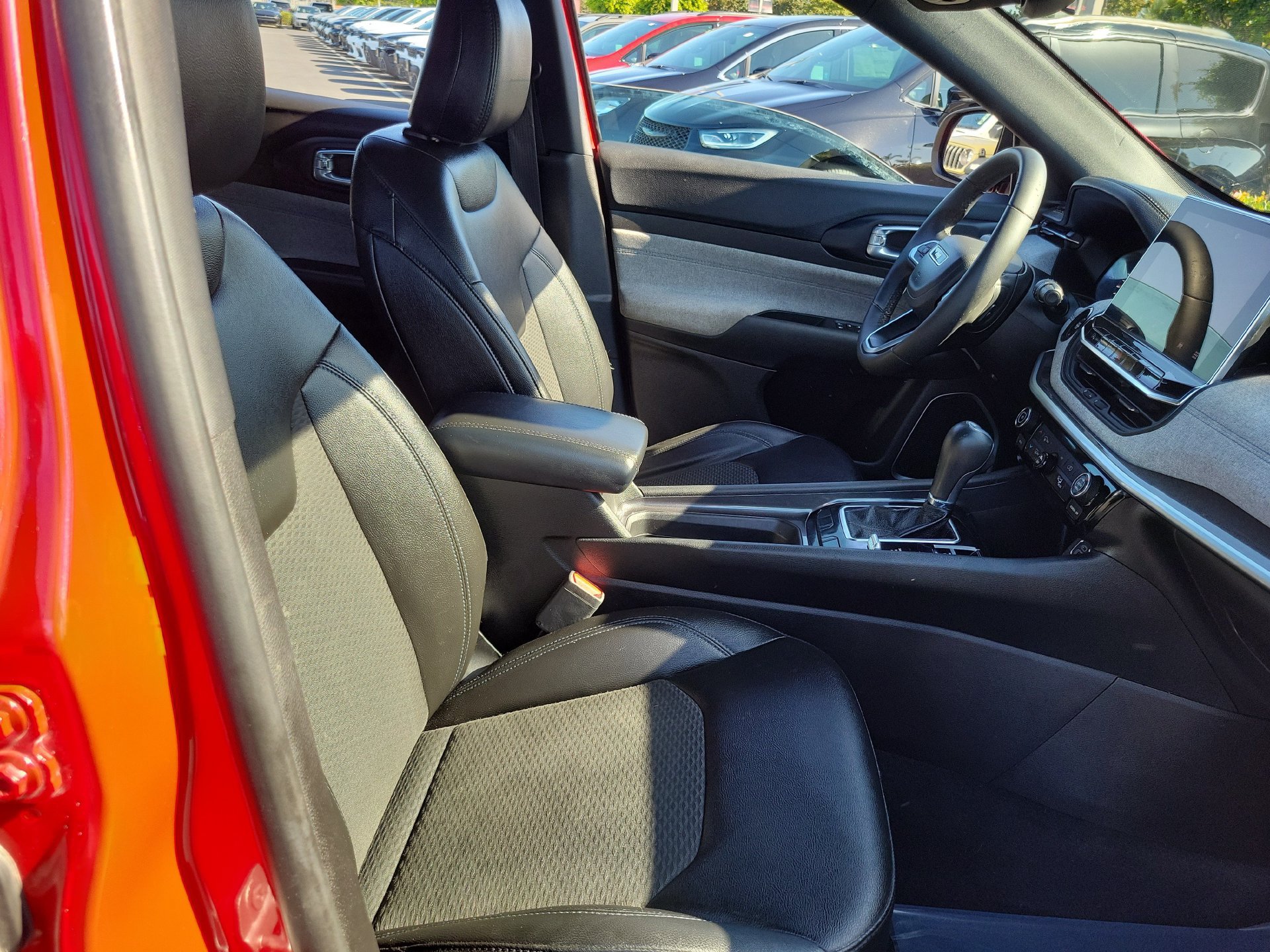 Certified 2024 Jeep Compass Latitude AWD/4WD image 15