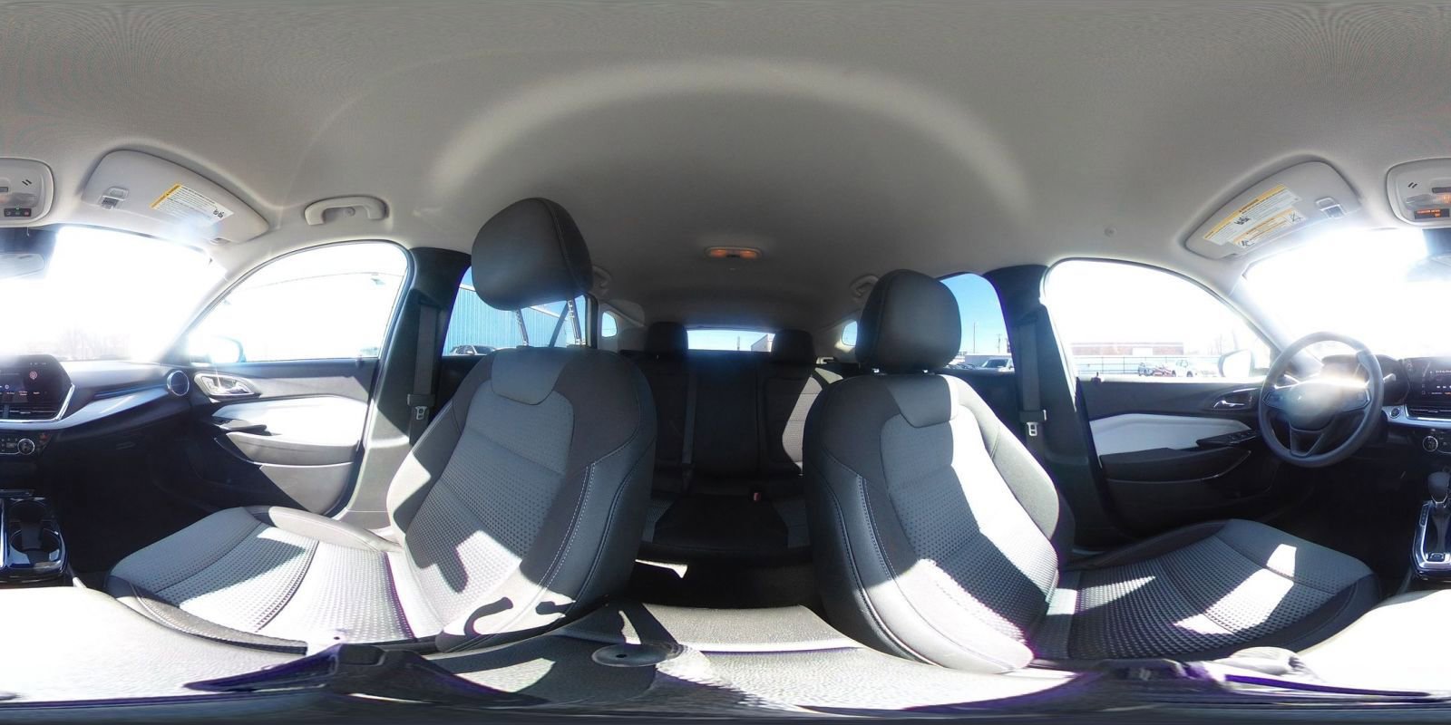 Used 2025 Chevrolet Trax LT image 41