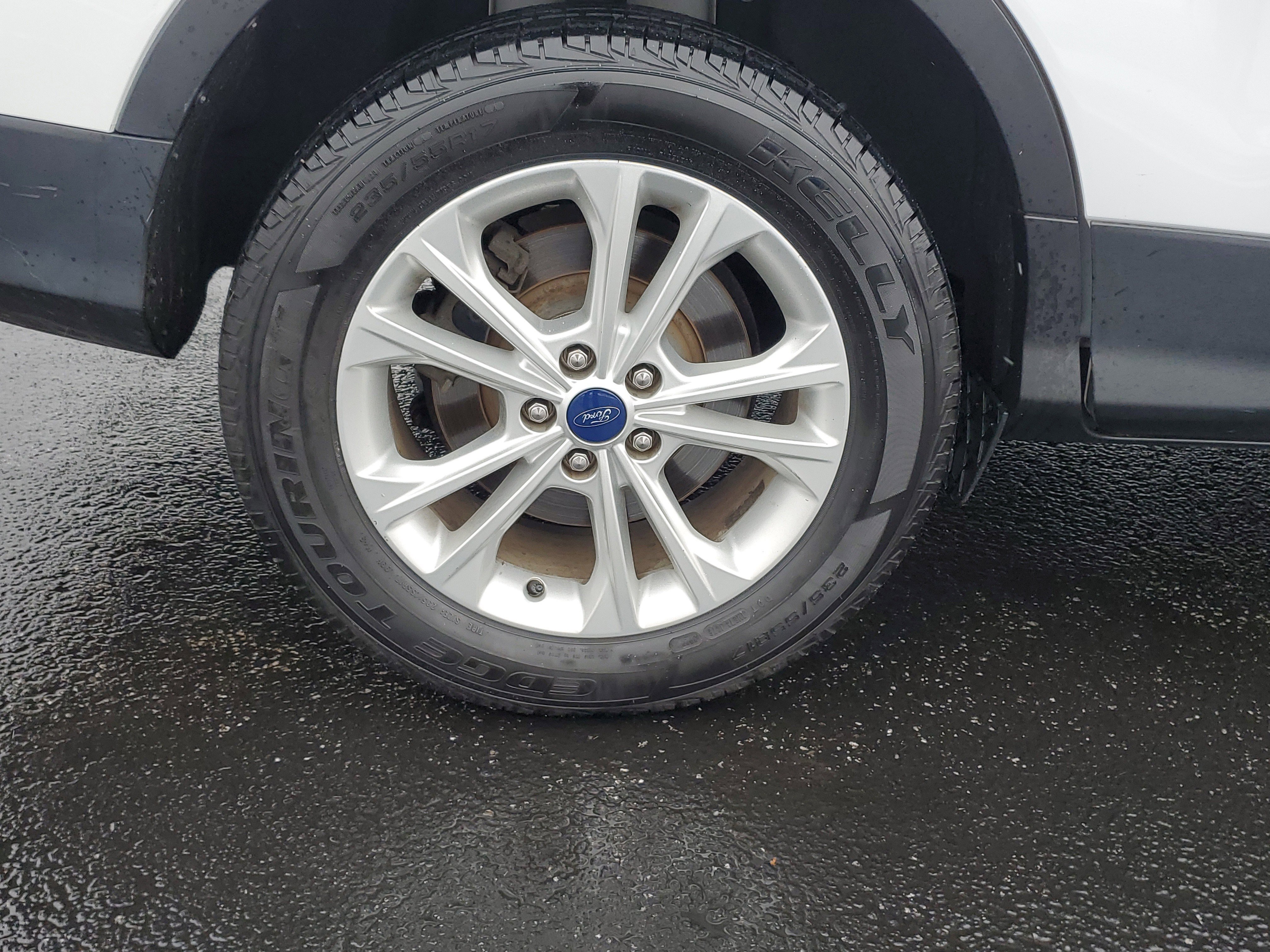 Used 2017 Ford Escape SE w/ SE Leather Comfort Package image 5