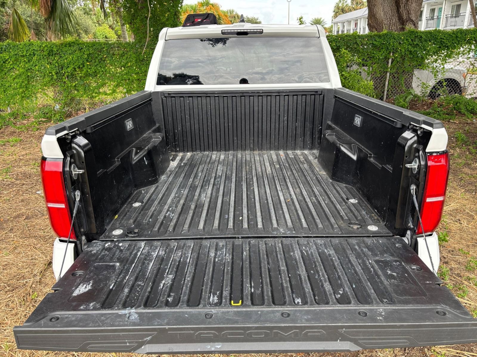 Used 2024 Toyota Tacoma TRD Sport image 32