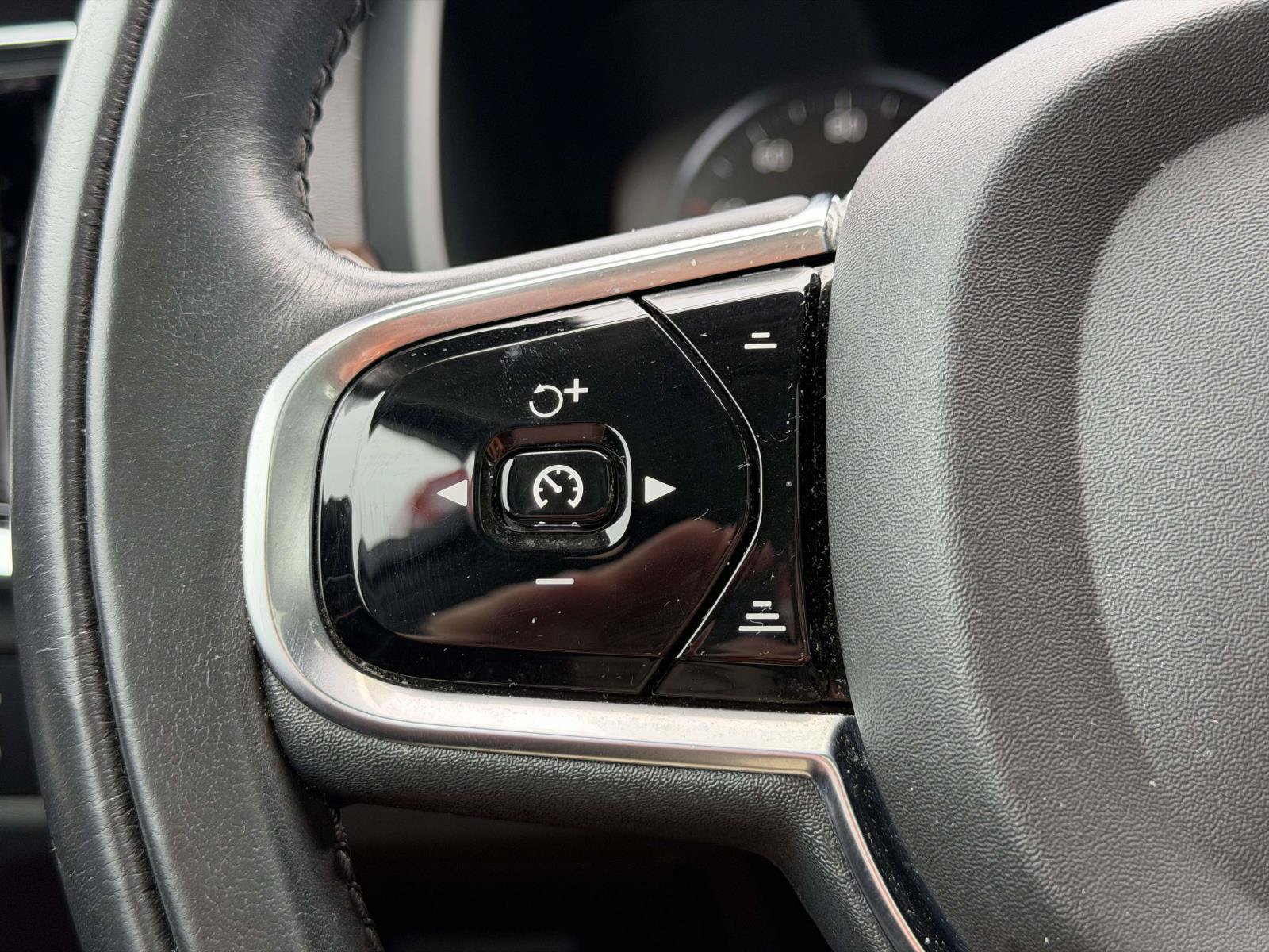 Used 2019 Volvo S90 T5 Momentum FWD image 19