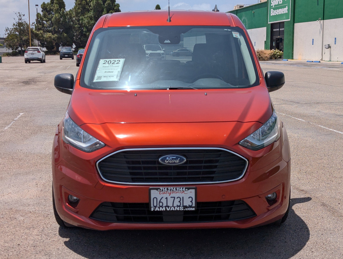 Used 2022 Ford Transit Connect XLT image 4