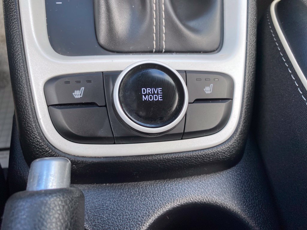 Certified 2024 Hyundai Venue Limited FWD image 18