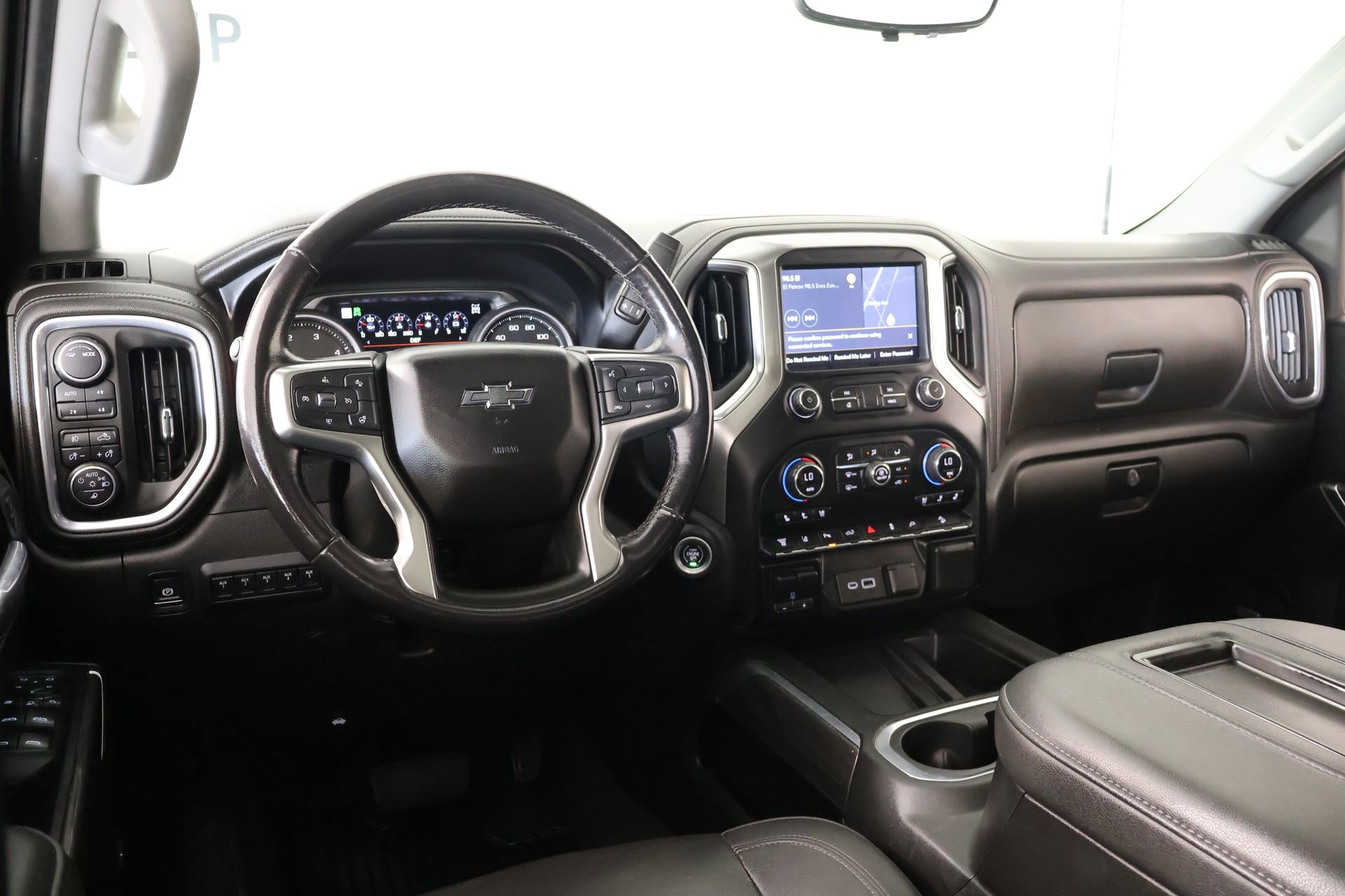 Used 2022 Chevrolet Silverado 3500 LTZ w/ LTZ Plus Package AWD/4WD image 2