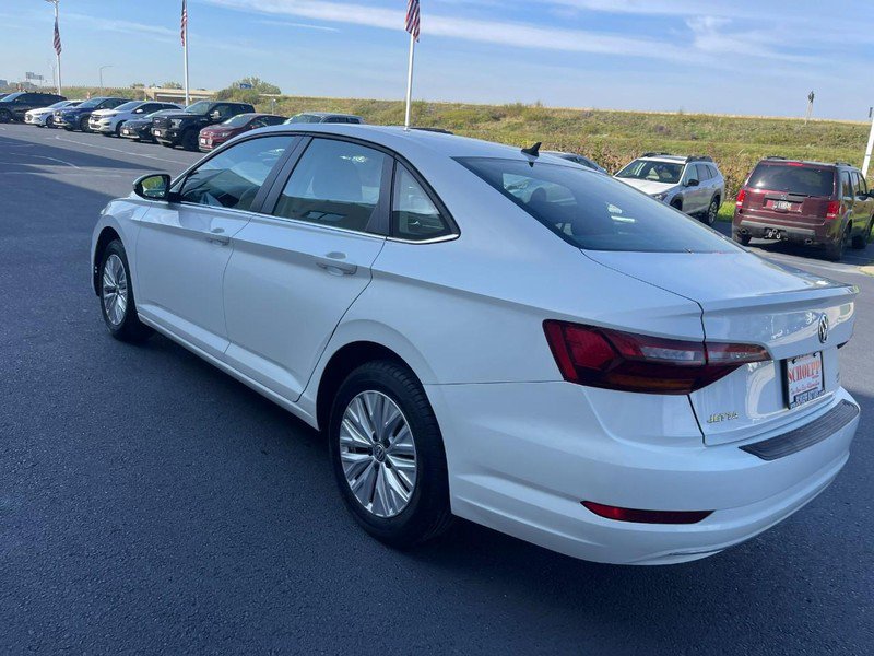 Used 2019 Volkswagen Jetta R-Line image 4