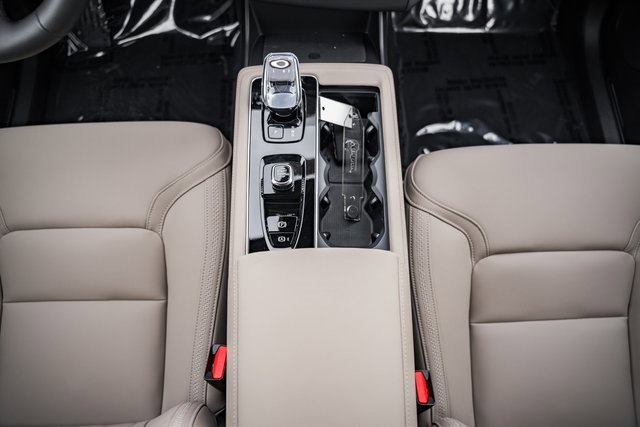 New 2026 Volvo XC90 B6 Plus w/ Protection Package Premier image 26